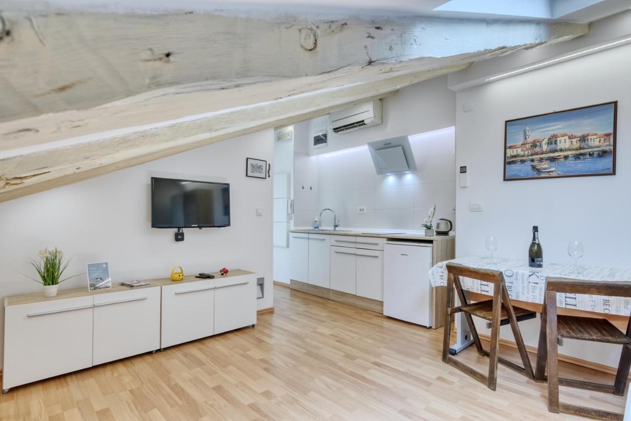 Apartment Light In Пула Екстер'єр фото