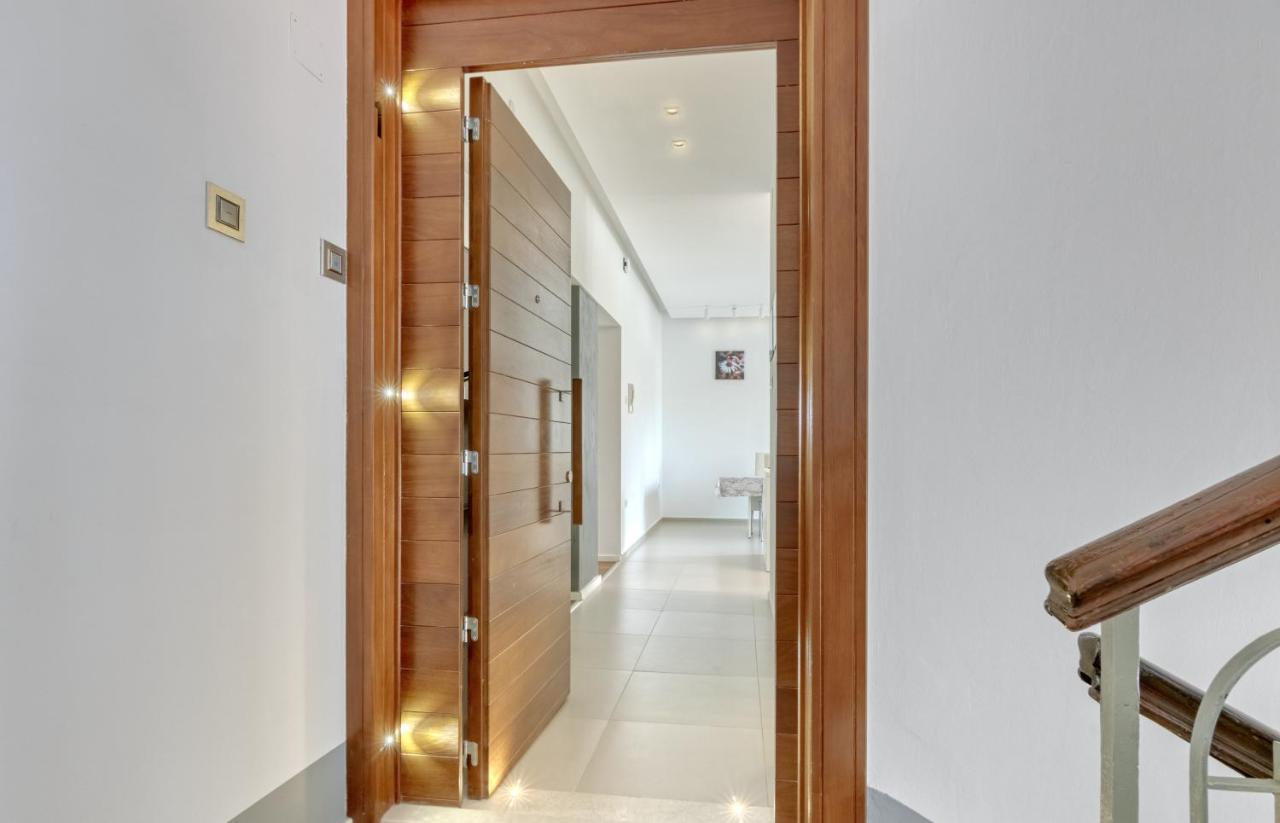Apartment Light In Пула Екстер'єр фото